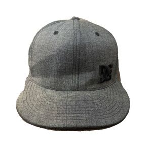 DC Shoes Hat Men’s L/XL Flexfit Gray Pinstripe Baseball Cap Skate Streetwe…